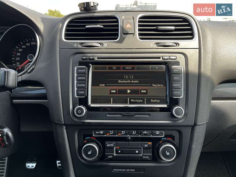 Хэтчбек Volkswagen Golf 2012 в Киеве