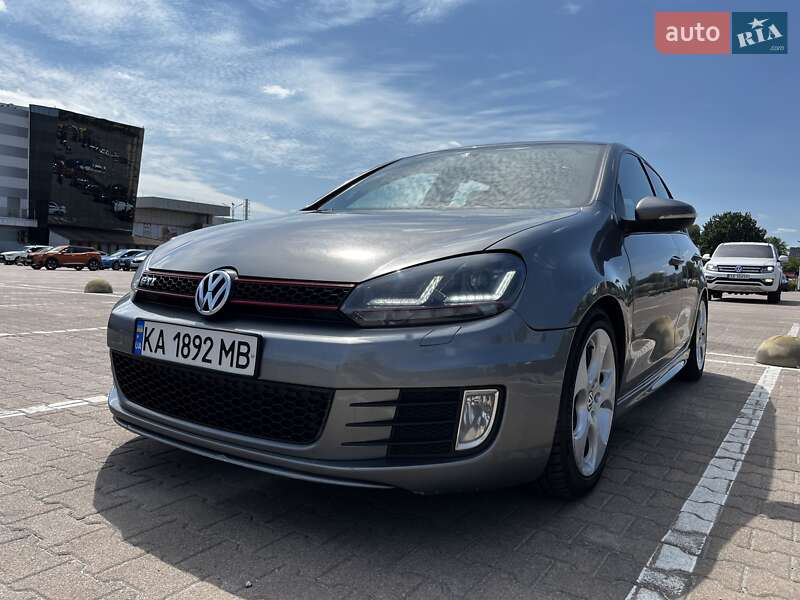 Хэтчбек Volkswagen Golf 2012 в Киеве