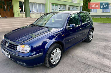 Хетчбек Volkswagen Golf 2002 в Тульчині