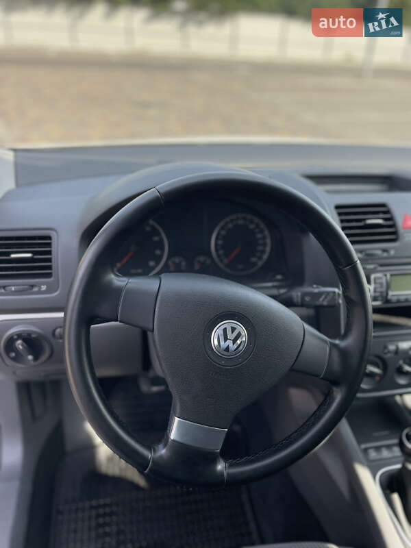 Універсал Volkswagen Golf 2009 в Луцьку