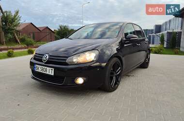 Хэтчбек Volkswagen Golf 2009 в Сарнах