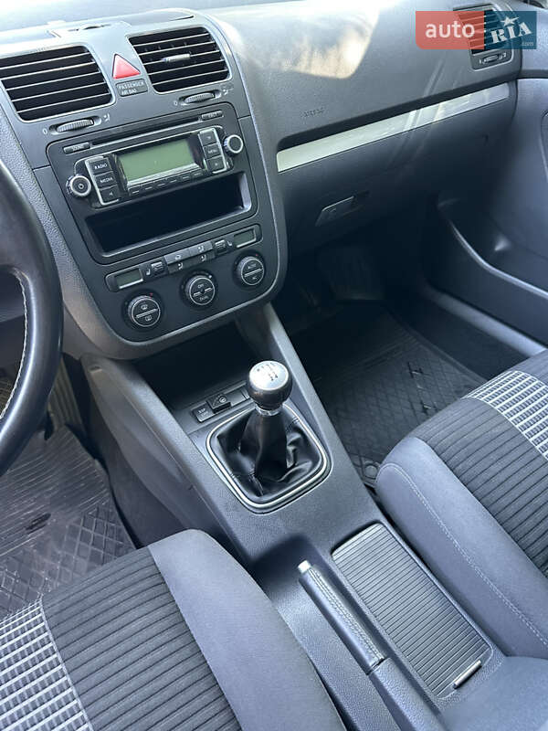 Хетчбек Volkswagen Golf 2007 в Харкові