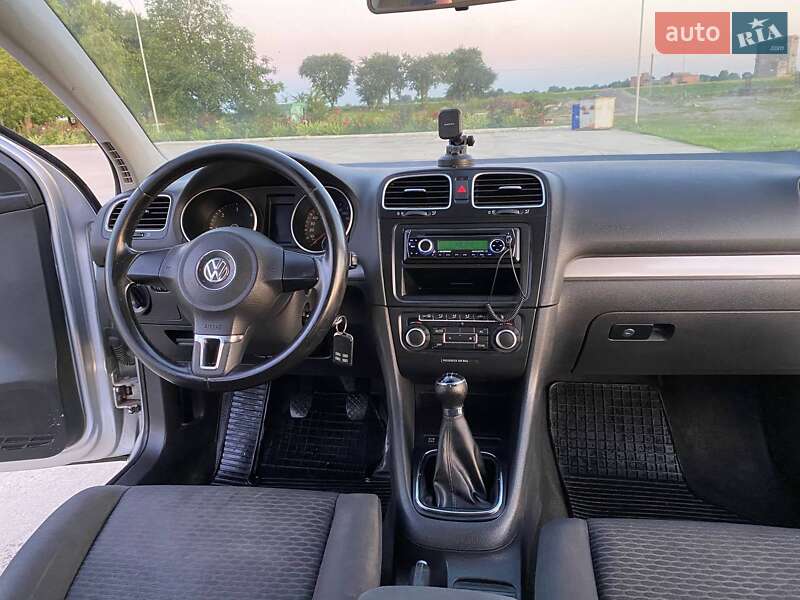Хетчбек Volkswagen Golf 2009 в Монастирищеві