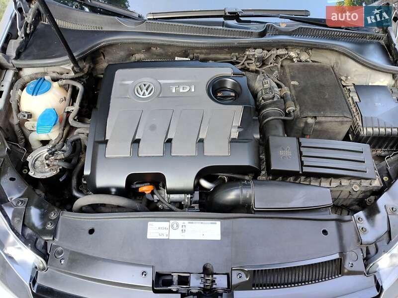 Хетчбек Volkswagen Golf 2012 в Києві