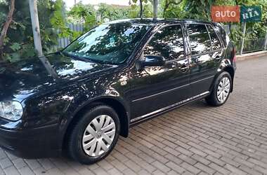Хетчбек Volkswagen Golf 2002 в Мукачевому