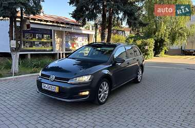 Універсал Volkswagen Golf 2016 в Хусті