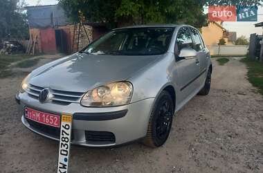 Хэтчбек Volkswagen Golf 2005 в Тернополе