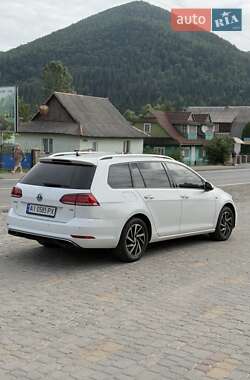 Универсал Volkswagen Golf 2018 в Киеве