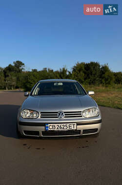 Хетчбек Volkswagen Golf 2001 в Прилуках