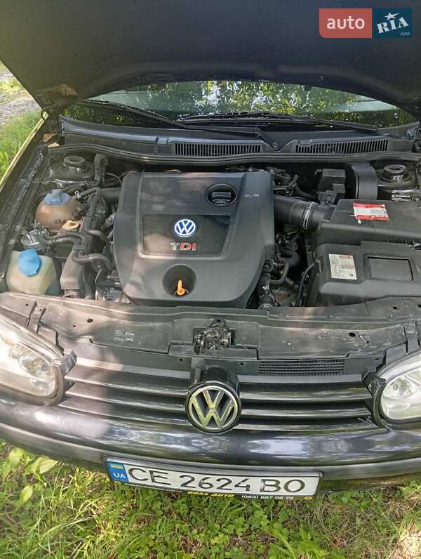 Універсал Volkswagen Golf 2001 в Хотині