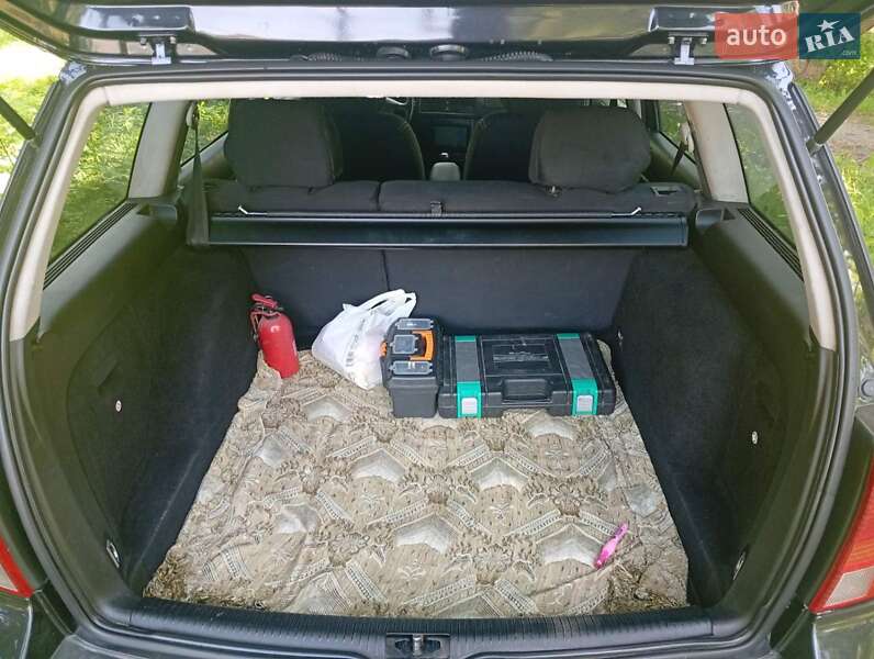 Універсал Volkswagen Golf 2001 в Хотині