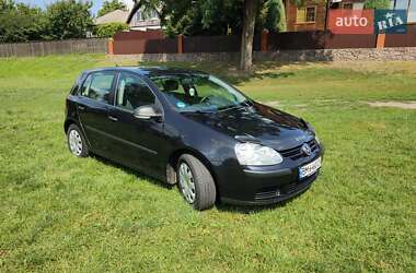Хэтчбек Volkswagen Golf 2006 в Конотопе