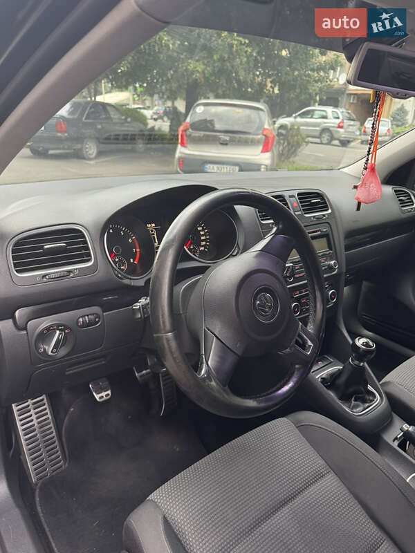 Хетчбек Volkswagen Golf 2009 в Ужгороді