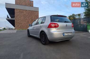Хетчбек Volkswagen Golf 2004 в Києві