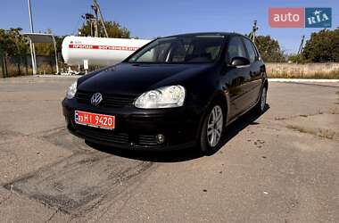 Хетчбек Volkswagen Golf 2006 в Запоріжжі