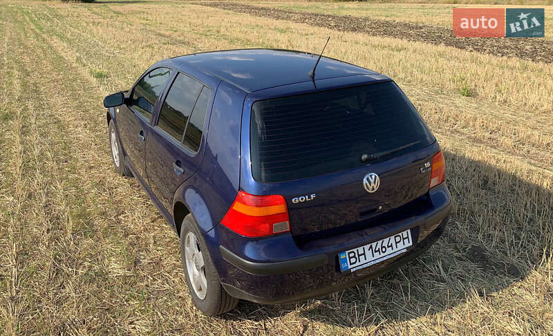 Хетчбек Volkswagen Golf 2003 в Роздільній