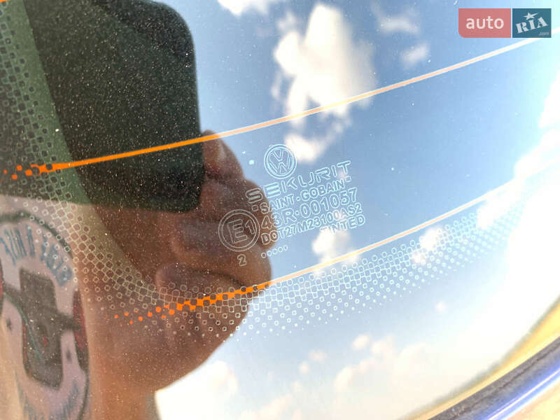 Хетчбек Volkswagen Golf 2003 в Роздільній