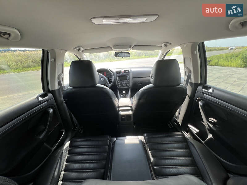 Хетчбек Volkswagen Golf 2007 в Києві