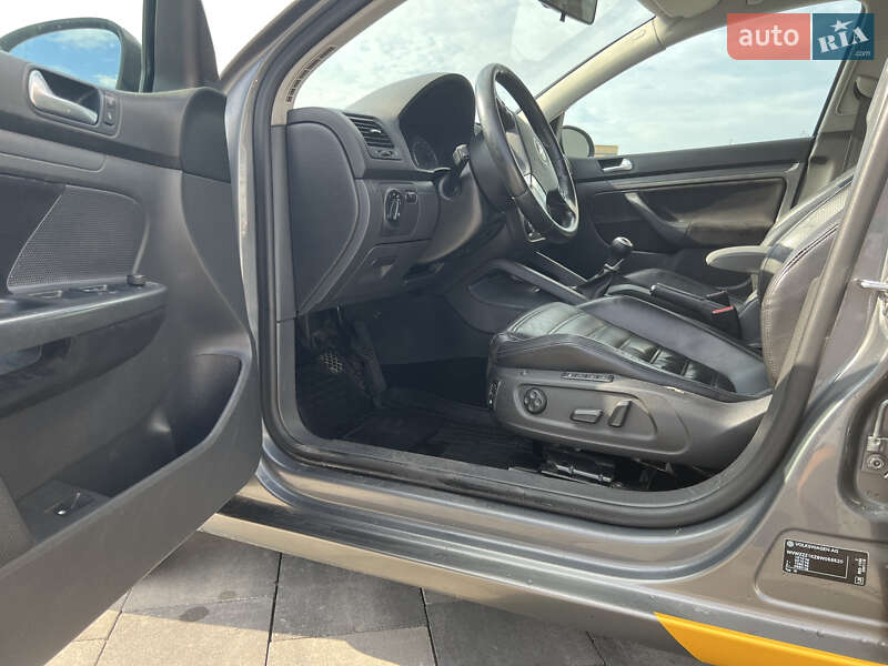 Хетчбек Volkswagen Golf 2007 в Києві