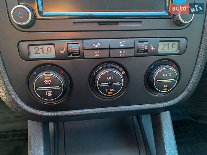 Хетчбек Volkswagen Golf 2007 в Києві