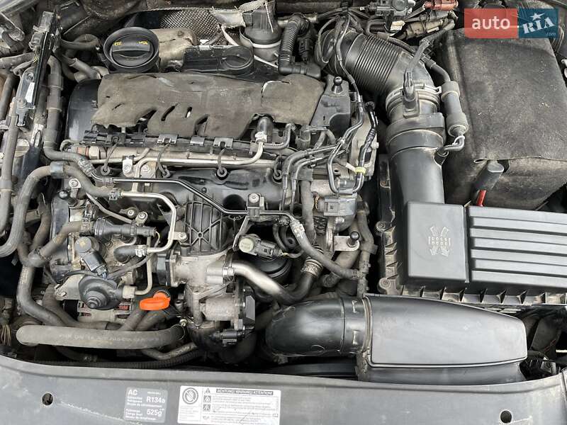 Хэтчбек Volkswagen Golf 2009 в Хмельницком