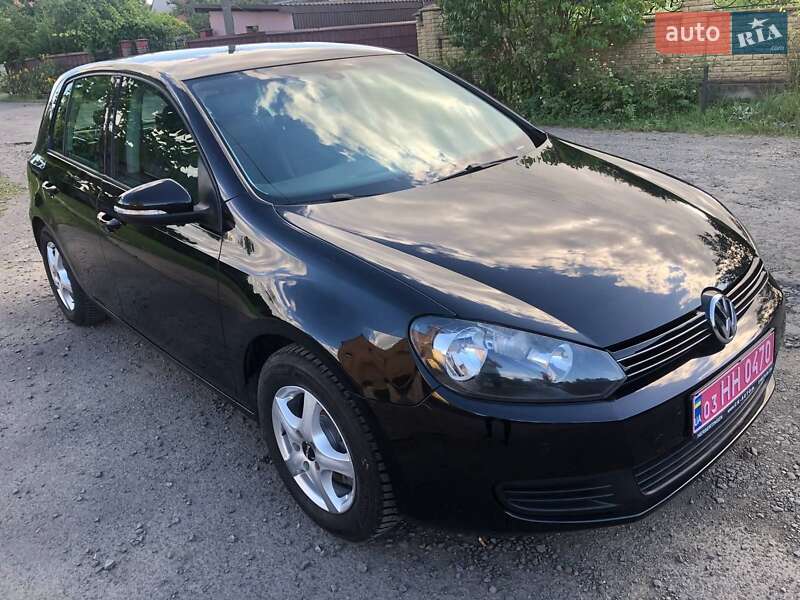Хэтчбек Volkswagen Golf 2009 в Луцке