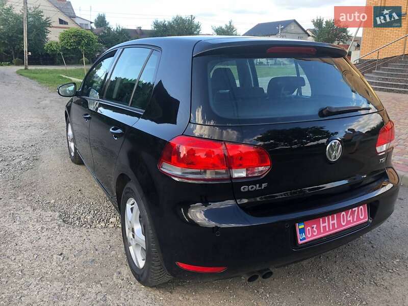 Хэтчбек Volkswagen Golf 2009 в Луцке