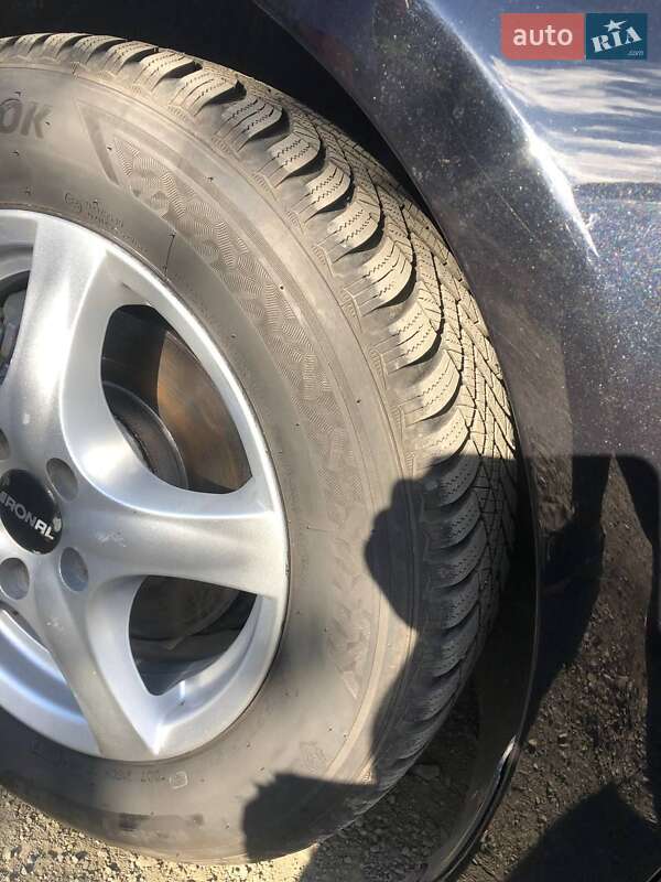 Хэтчбек Volkswagen Golf 2009 в Луцке