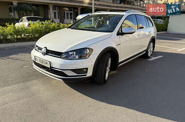 Універсал Volkswagen Golf 2017 в Києві