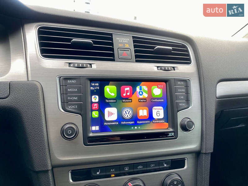 Хэтчбек Volkswagen Golf 2017 в Киеве