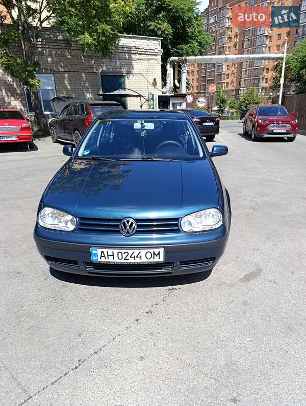 Volkswagen Golf 2001