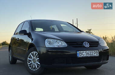 Хетчбек Volkswagen Golf 2005 в Стрию