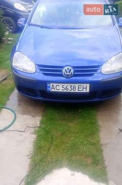 Хэтчбек Volkswagen Golf 2005 в Горохове