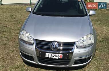 Универсал Volkswagen Golf 2009 в Хусте