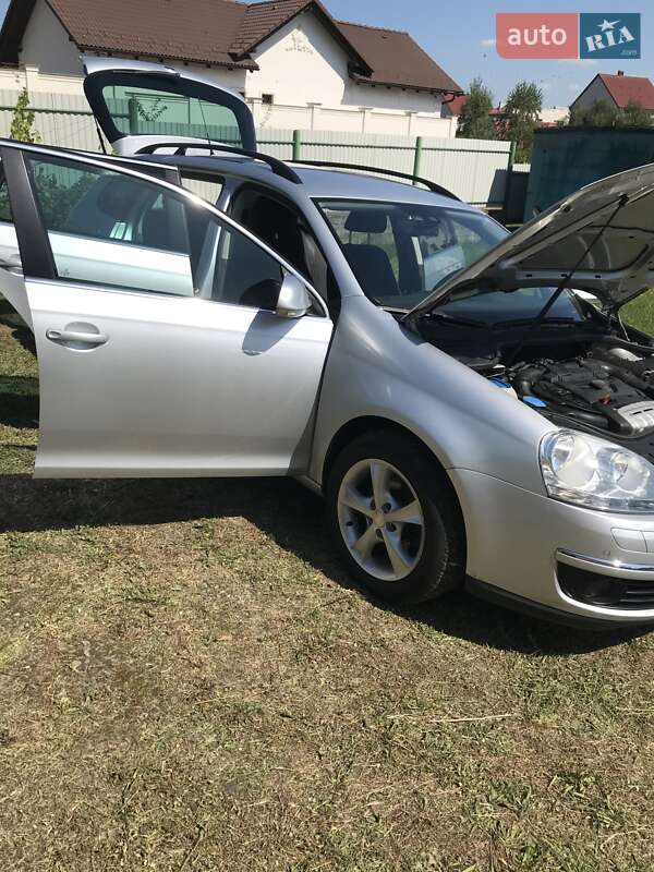 Універсал Volkswagen Golf 2009 в Хусті