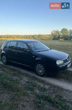 Хэтчбек Volkswagen Golf 2003 в Лохвице