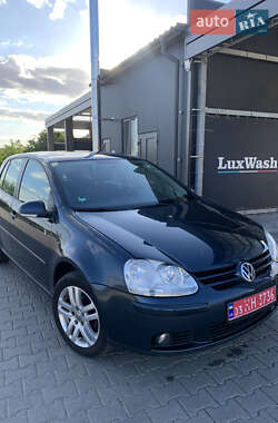 Хэтчбек Volkswagen Golf 2008 в Шумске