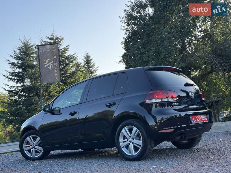Хэтчбек Volkswagen Golf 2010 в Дрогобыче