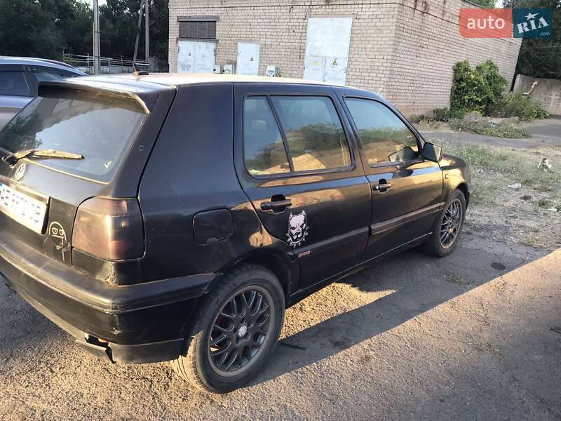 Хэтчбек Volkswagen Golf 1994 в Кривом Роге