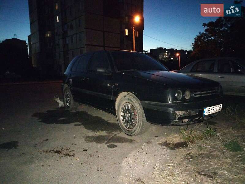 Хэтчбек Volkswagen Golf 1994 в Кривом Роге