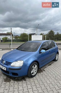 Хетчбек Volkswagen Golf 2004 в Нововолинську