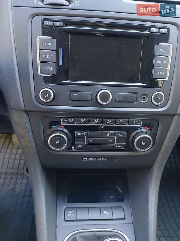 Хэтчбек Volkswagen Golf 2010 в Полтаве