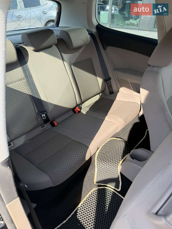 Хетчбек Volkswagen Golf 2009 в Хмельницькому