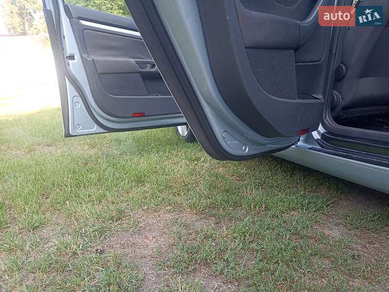 Хетчбек Volkswagen Golf 2007 в Бучі