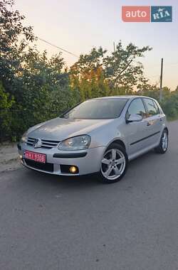 Хэтчбек Volkswagen Golf 2004 в Луцке