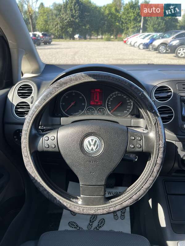 Хетчбек Volkswagen Golf 2005 в Черкасах