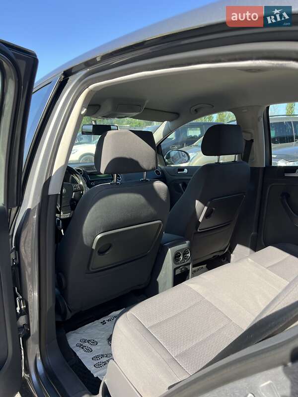 Хетчбек Volkswagen Golf 2005 в Черкасах