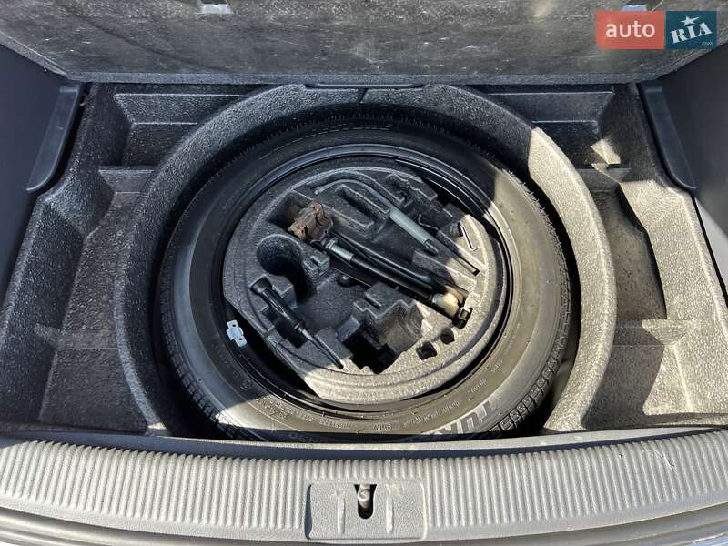 Хетчбек Volkswagen Golf 2005 в Черкасах