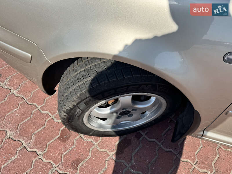 Універсал Volkswagen Golf 2005 в Вінниці