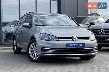 Універсал Volkswagen Golf 2017 в Нововолинську